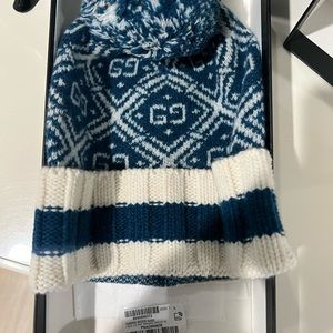 Brand new Gucci scarf and beanie for kids size large